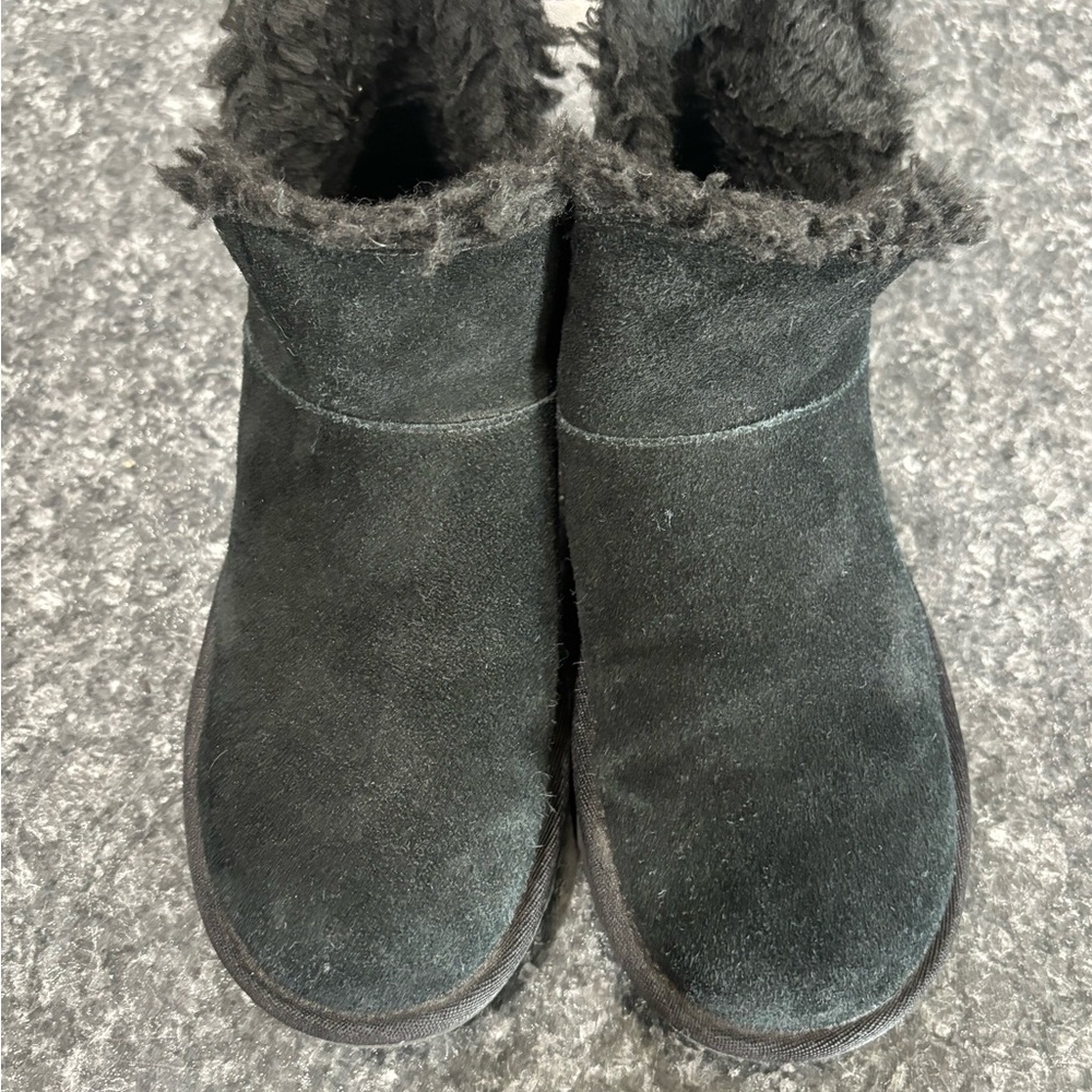 Koolaburra Black Ankle Booties with Suede Finish